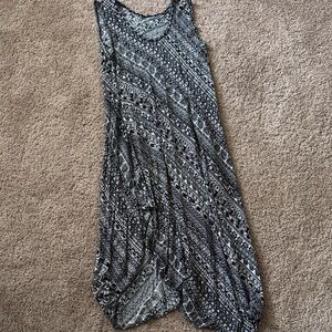 Elegant Black and White Patterned Dress